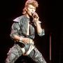 Bowie már 1988-ban is tudta, hogy menő Mad Max karakternek öltözni.