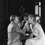 1930-ban Factor segített megmutatni Dorothy Mackaill színésznőnek a sminkelés művészetét.