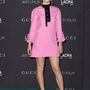 A 21 éves ír színésznő, Saoirse Ronan is szereti a miniruhát és a rózsaszínt.


