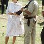 1983, Kenya: fegyveres őr védi a királynőt hivatalos látogatása során.