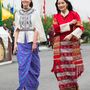 Ötödik nap, április 14.: A bhutáni királynő, Jetsun Pem és Katalin. Katalinon a szoknya és felső mellett simét ott van az LK Benett cipő, és az 5500 dolláros Kiki McDonough Lavender Amethyst fülbevaló.