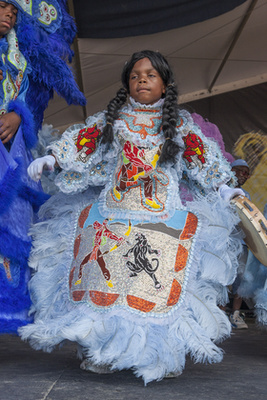New Orleans kultúrális központjában, a Congo Square-en például már az 1740-es években szólt az afrikai zene, mivel az afrikai rabszolgák itt gyűltek össze népdalokat énekelni és táncolni vasárnaponként. 