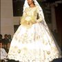 Naomi Campbell menyasszonyi ruhában zárta a Versace haute couture showt 1992-ben.


