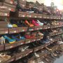 A Tamarisban van egy „turkáló” rész is!!!! Itt már 7000-ért is talál cipőt. 