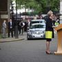 A sajtót érdeklődését is felkeltették Theresa May cipői. 