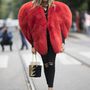 A Vogue művészeti vezetője, Erica Pelosini beszerzett egy szív formájú Saint Laurent kabátot a szezonra.

