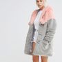 A rózsaszínnel megbolondított kabát 180 fontba, 62.220 forintba kerül az Asos.com oldalán.