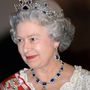 VI. György király viktoránius garnitúrája: a gyémánttal kirakott zafír nyakláncot és fülbevalót a királynő az apjától kapta nászajándéka. Erzsébet királynő később annyira megszerette a kiegészítőket, hogy ahhoz illő tiarát és karkötőt is csináltatott az udvar ékszerészével. “A királynő elragadóan festett, a legnagyobb zafírt viselte, amit valaha láttam.” – állapította meg II.Erzsébet ékszeréről az angol színműíró és rendező, Sir Noel Coward.