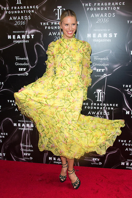 Kevesen tudnák úgy viselni ezt az állatnyomatos Givenchy ruhát, mint Nicki Minaj.


