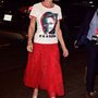 Anna Wintourt 2016 októberében kapták lencsevégre Hillary Clintonos pólóban New Yorkban.