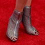Láncos cipő a 68.Emmy Awardson Gabriela Teissieren.

