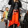Madonna pufikabátban mondott beszédet a ' Women's March-on' Washingtonban.