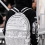 Karl Lagerfeld a hátizsákot is divatban tartaná 2017-ben.