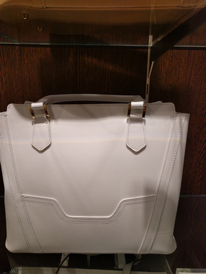 H&M: 9490 forint a szatén hátizsák.